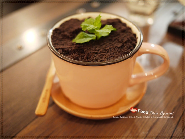 [美食]超熱門的盆栽咖啡 超夯的秘密基地。東區 溫古咖啡 Wengu cafe