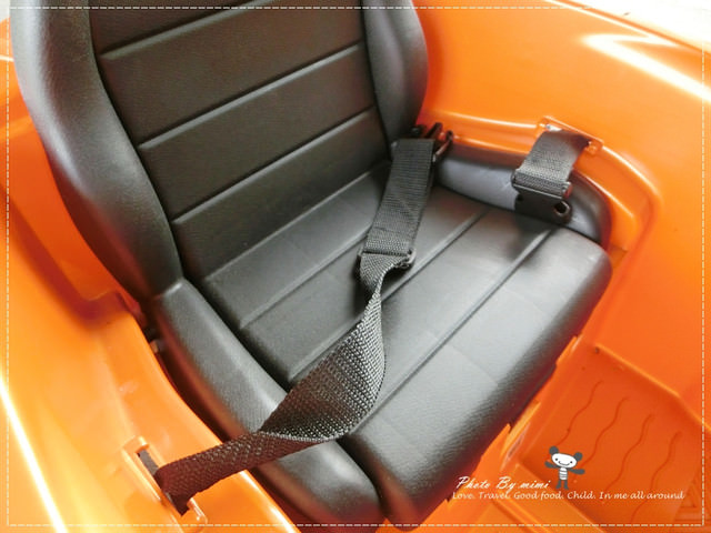 [育兒]瘋狂賽車手~米寶的第一台小跑車。Lamborghini LP640 藍寶堅尼電動車