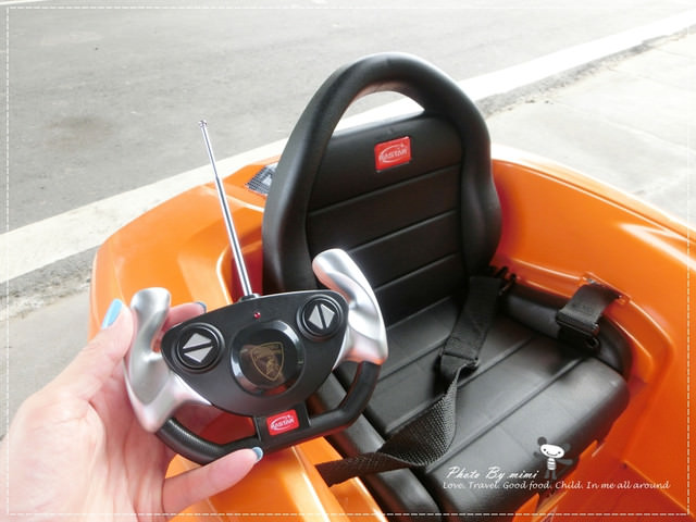 [育兒]瘋狂賽車手~米寶的第一台小跑車。Lamborghini LP640 藍寶堅尼電動車