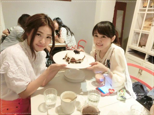 [美食]什麼?!珍珠奶茶鬆餅塔,超誘人的啊!!!東區 美好年代 Belle Epoque