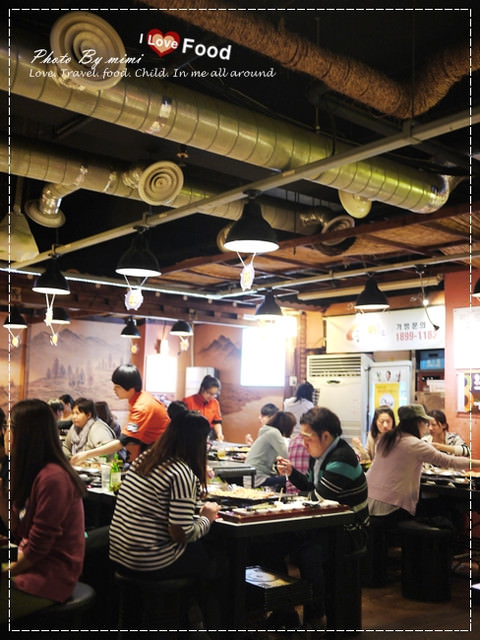 [旅遊] 2013安妞韓國自由行-一次擁有八種美味!!新村 八色豬(팔색삼겹살)