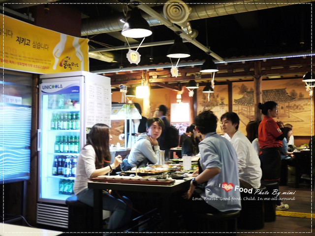 [旅遊] 2013安妞韓國自由行-一次擁有八種美味!!新村 八色豬(팔색삼겹살)