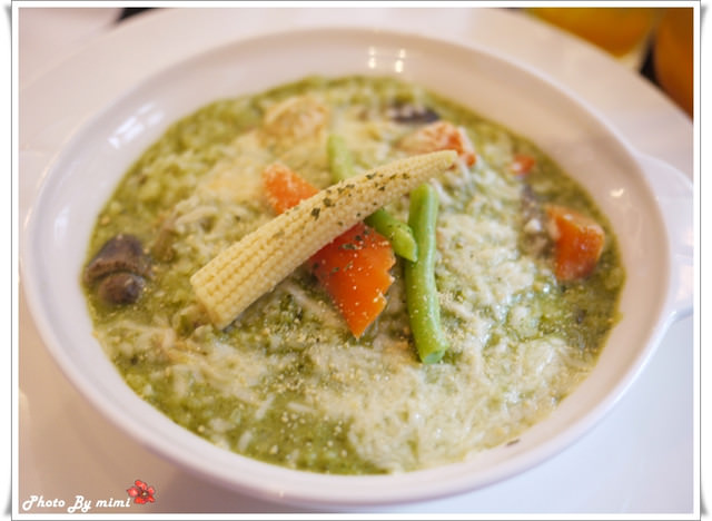 [美食]我在閱讀。Moooon River Cafe & Books