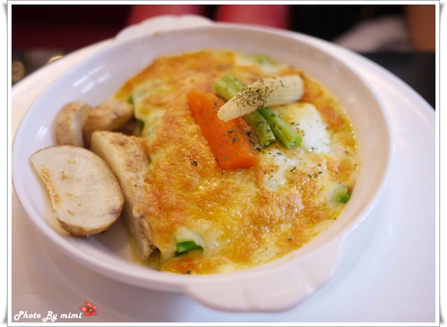 [美食]我在閱讀。Moooon River Cafe & Books