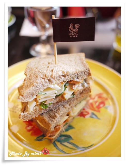 [美食]我在閱讀。Moooon River Cafe & Books