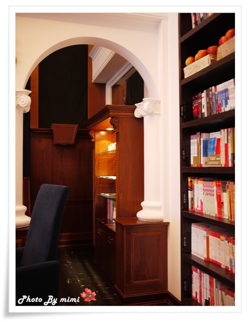 [美食]我在閱讀。Moooon River Cafe & Books