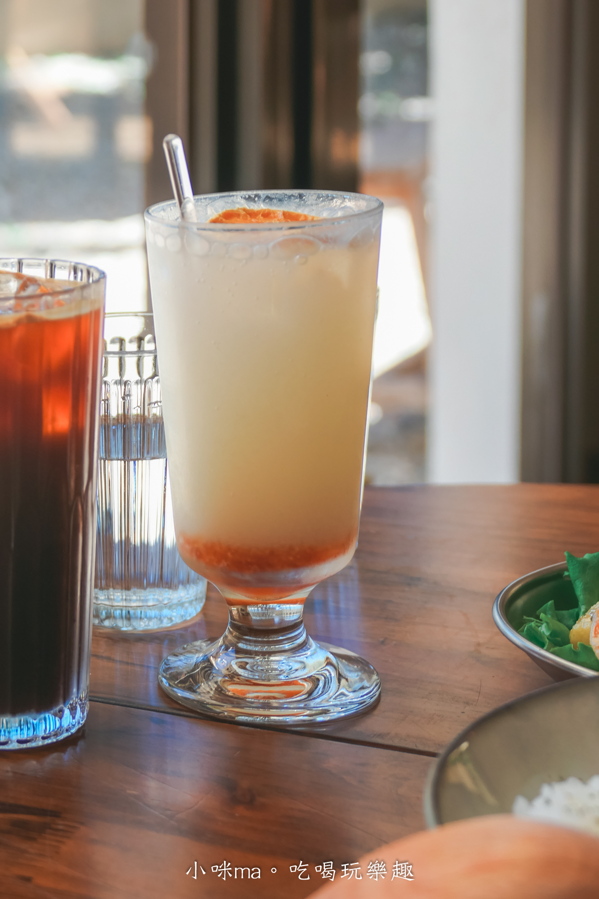 【桃園楊梅美食】野也 kissaten|藏在半山腰奶茶色系老宅咖啡廳、三隻巨型犬陪你喝咖啡,美到像在國外度假 - 第21張圖